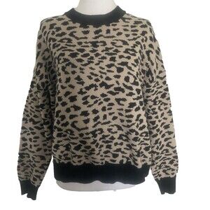 T TAHARI Women's Pullover Sweater Leopard Animal Print Size M Soft Crew Neck